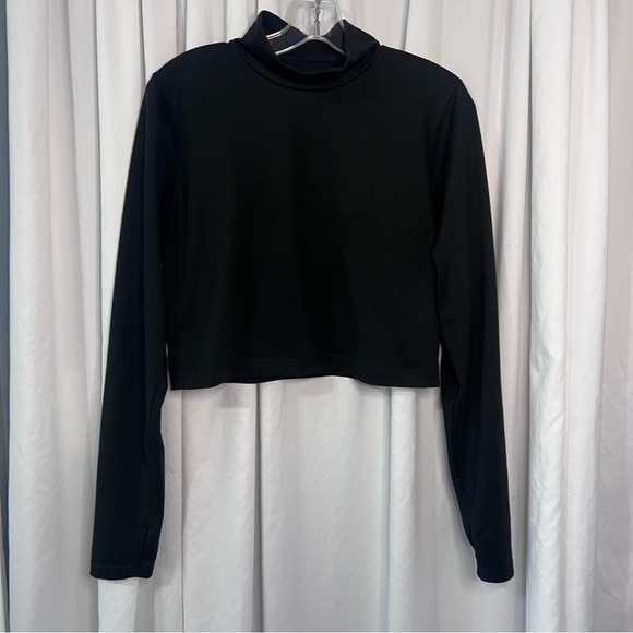 Abercrombie & Fitch Black Cropped Mock Turtleneck - Picture 1 of 3